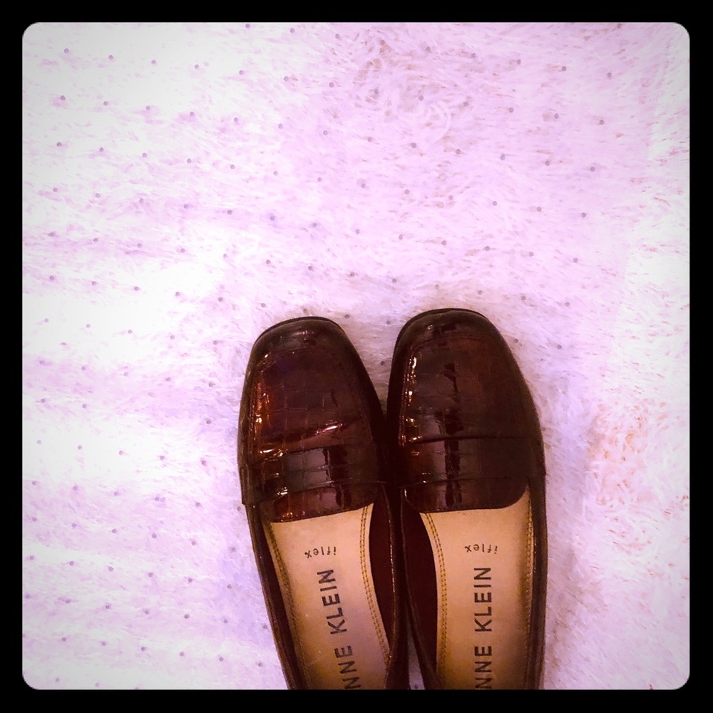 Anne Klein’s burgundy patent flats 8.5